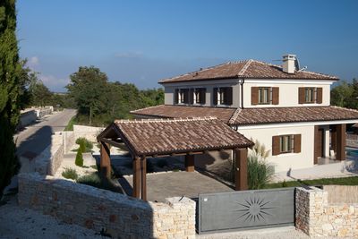 Istrian Luxury Villa with Private Pool, Wellness, and Sport Center near Pula 