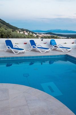 Lovely Holiday Villa with Pool Right Above Makarska