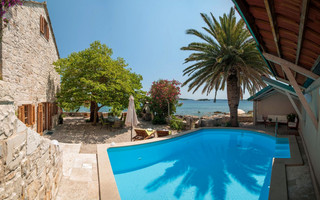 Luxury Beach Villa with Pool in Orebic Peninsula Peljesac