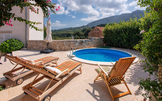 Island Hvar Villa with Pool and Wine Boutique 