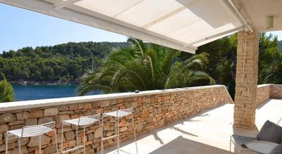Extraordinary Seafront Villa With Pool And Garden On Island Solta