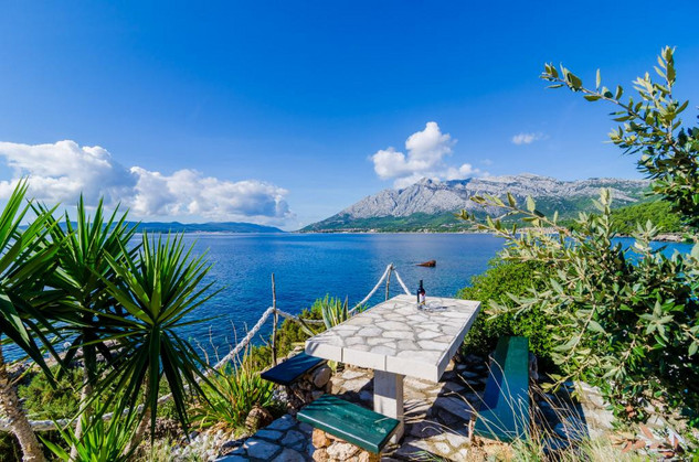 Beautiful Authentic Peljesac Seafront House with Private Beach 