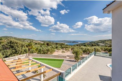 Gorgeous Villa with Large Yard & Heated Pool and Amazing Sea Views in Riviera Rogoznica