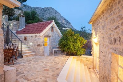 Sea View Stone Holiday Villa with Large Swimming Pool in Podgora near Makarska