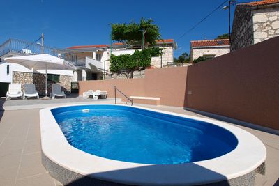 Charming 5 Bedroom Holiday House with Private Pool in Razanj