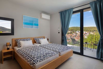 High Class Sea View Villa with Heated Swimming Pool in Vis Croatia