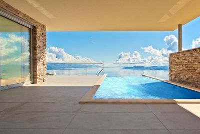 Modern Villa with Pool and Impressive Sea Views on entire Omis Riviera