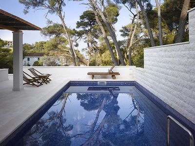Exclusive villa with pool in Rogac, Island Solta 