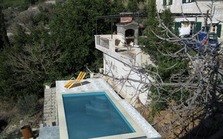 Charming Croatian House with Pool Omis Riviera