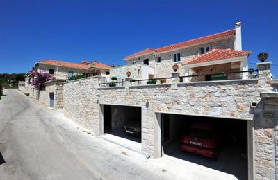 Astonishing stone villa with pool on island Brac
