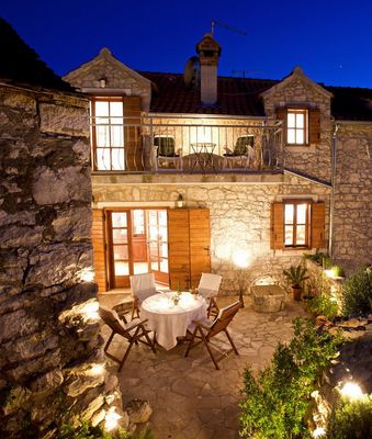 Sensational villa with pool in Milna