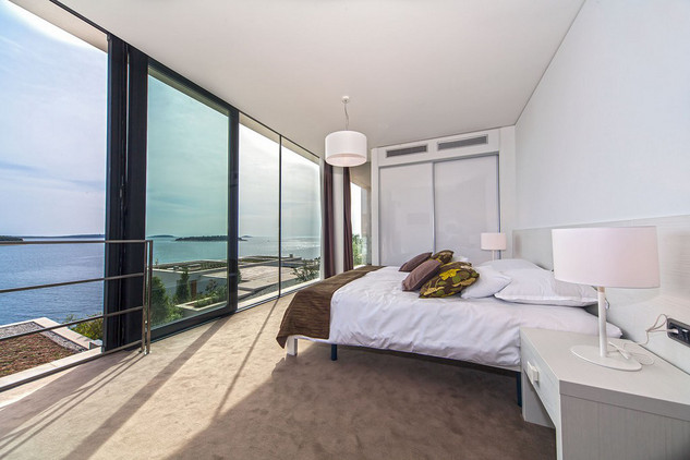 Fascinanting villa near sea in Primosten