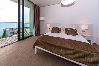 Fascinanting villa near sea in Primosten
