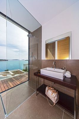 Fascinanting villa near sea in Primosten