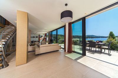 Fascinanting villa near sea in Primosten