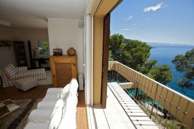 Luxury beachfront villa for 6 persons on the island of Brac