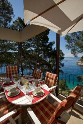 Luxury beachfront villa for 6 persons on the island of Brac