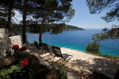Luxury beachfront villa for 6 persons on the island of Brac