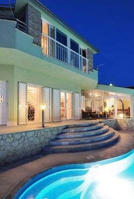Luxury 6 person villa with pool in Kastel Stari