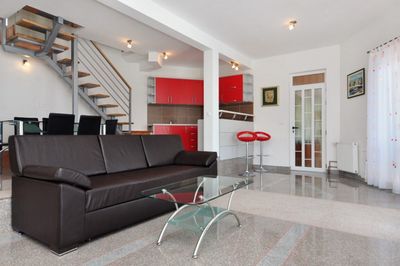 Luxury 6 person villa with pool in Kastel Stari