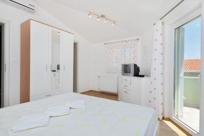 Luxury 6 person villa with pool in Kastel Stari