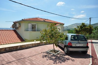 Luxury 6 person villa with pool in Kastel Stari