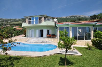Luxury 6 person villa with pool in Kastel Stari