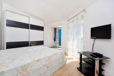 Luxury 6 person villa with pool in Kastel Stari