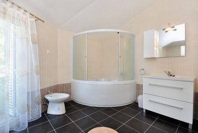 Luxury 6 person villa with pool in Kastel Stari