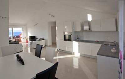 Beautiful 6 person penthouse apartment with pool in Sutivan 