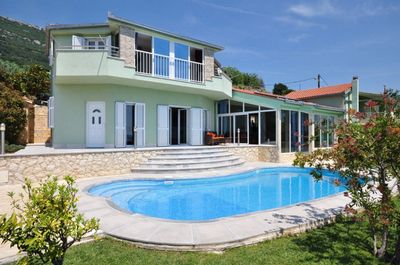 Luxury 6 person villa with pool in Kastel Stari
