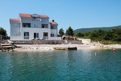 Exclusive beachfront villa with pool for 14 persons in Sreser, Peljesac