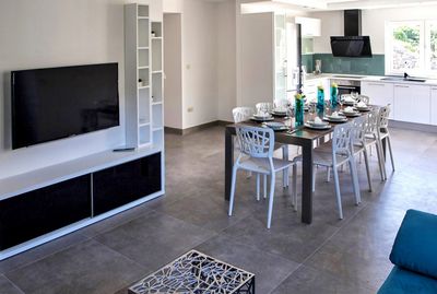 Beautiful Holiday House with Pool for 12 Guests in Riviera Omis 