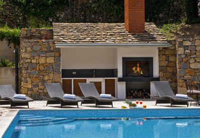Beautiful Holiday House with Pool for 12 Guests in Riviera Omis 