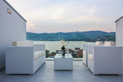Fascinating villa with pool for 8 persons in Okrug Gornji
