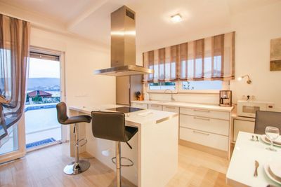 Fascinating villa with pool for 8 persons in Okrug Gornji