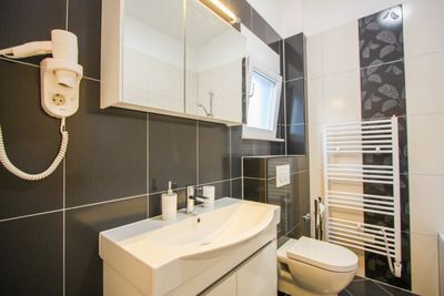 Fascinating villa with pool for 8 persons in Okrug Gornji