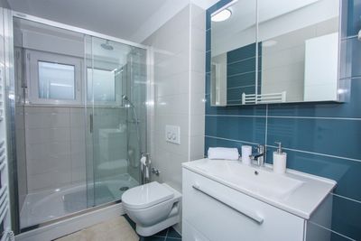 Fascinating villa with pool for 8 persons in Okrug Gornji