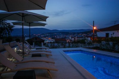 Fascinating villa with pool for 8 persons in Okrug Gornji