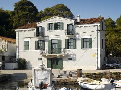 5 bedroom Luxury Seafront Villa with Pool in heart of Dalmatia