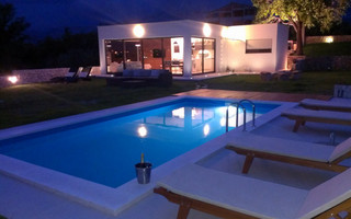 Lovely Decorated 6 Person Villa in Split