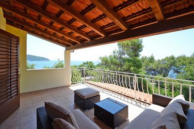 Beautiful 11 Person Beachfront House in Korcula Island