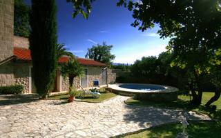 Luxury Stone Villa with Pool for 8 people in Cilipi near Dubrovnik