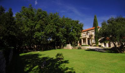 Luxury Stone Villa with Pool for 8 people in Cilipi near Dubrovnik