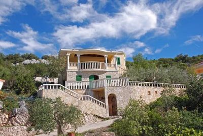 Beautiful Three Bedroom House with Swimming Pool near Trogir