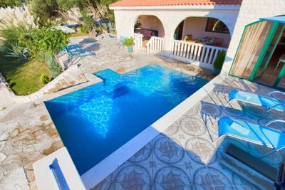 Luxury Villa with Swimming Pool for 6 People in Marina near Trogir
