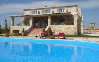 Dalmatian Stone Villa with Pool in Zemunik Gornji near Zadar