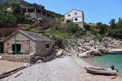 Charming beach house for 10 persons on the island of Hvar