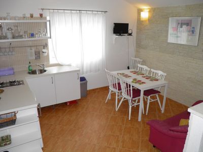 Charming beach house for 10 persons on the island of Hvar