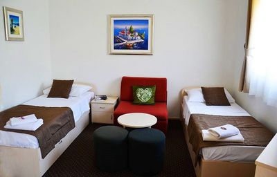 Sea View Stone Villa with Heated Swimming Pool, Jacuzzi, and Summer Kitchen; near Dubrovnik